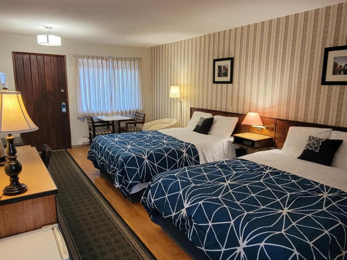 Standard Queen Room with Two Queen Beds,1600237211:JPEG