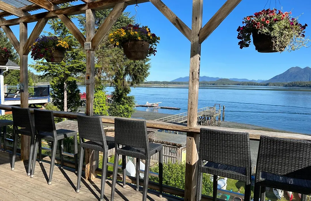 Tofino Paddlers Inn-1
