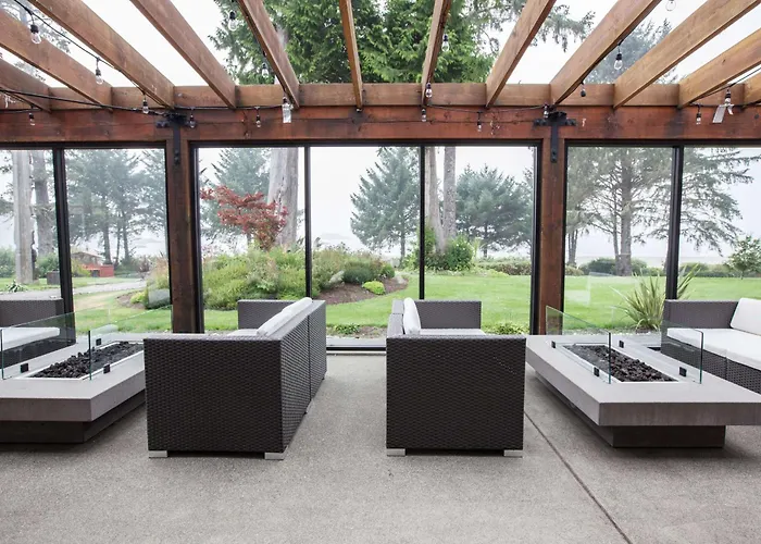 Best Western Plus Tin Wis Resort Tofino